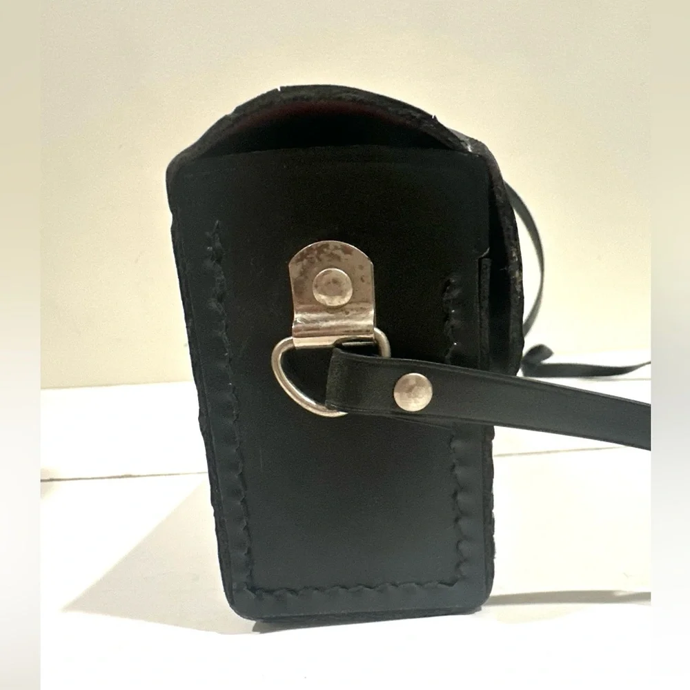 Vintage Black Leather Camera Case with Metal Clasp 8.5”